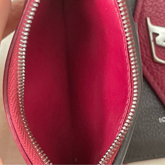 LOUIS VUITTON MyLockMe Compact Wallet in red and cream leather⭐️💯AuThEnTiC - Picture 10 of 15